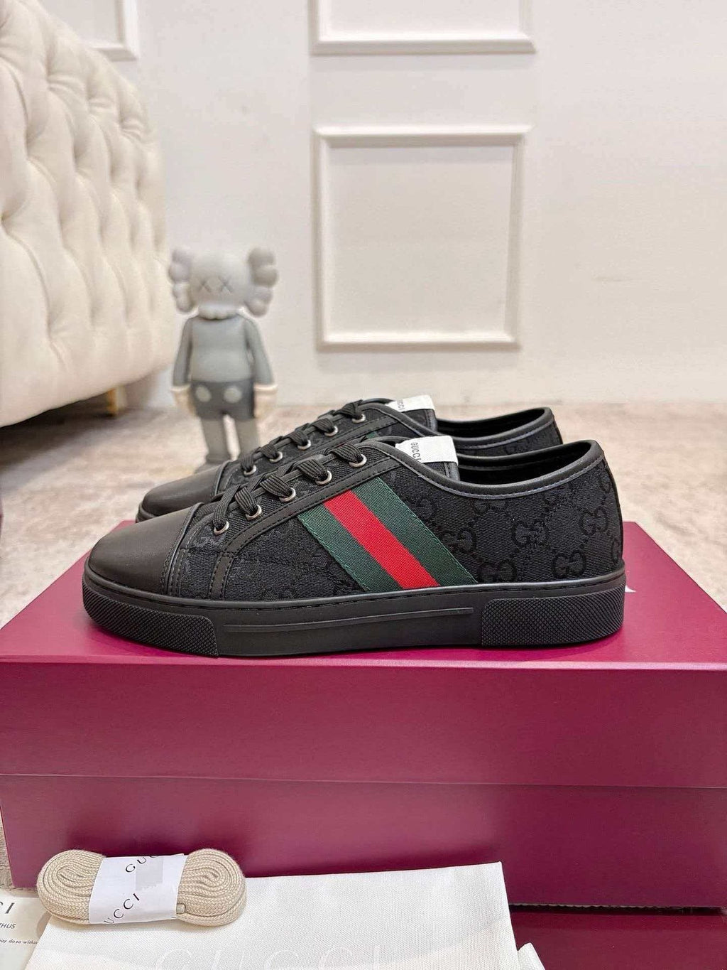 Gucci Stripe Low-Top Sneakers - Dark Patterned Side Panel