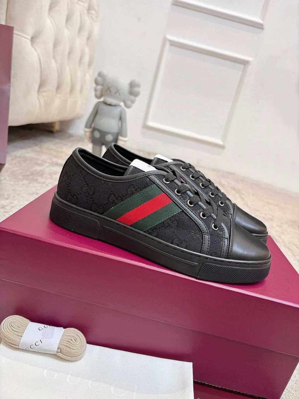 Gucci Stripe Low-Top Sneakers - Dark Patterned Side Panel